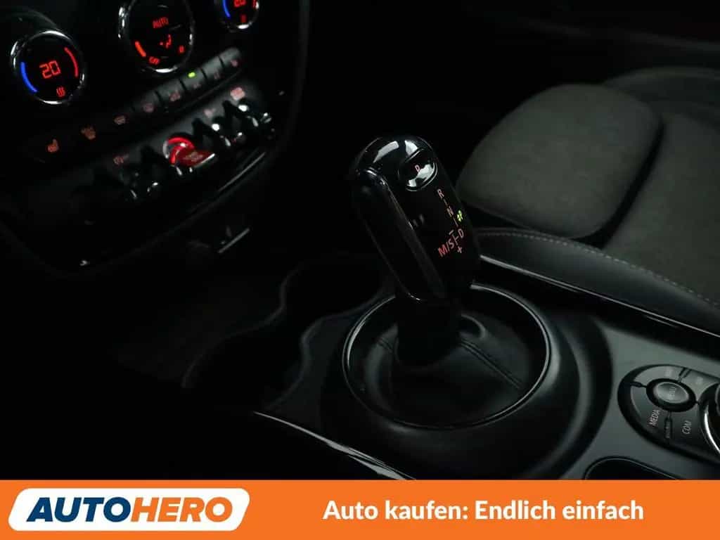 MINI Cooper Clubman Clubman Cooper Aut.*NAVI*LED*PDC*SHZ*ALU*TEMPO* 09/2018-photo-28