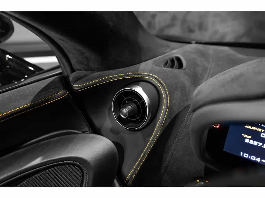 McLaren 570S Coupé 3.8l V8 02/2018-photo-19