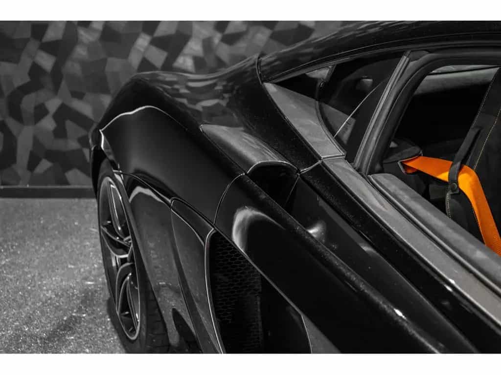 McLaren 570S Coupé 3.8l V8 02/2018-photo-27