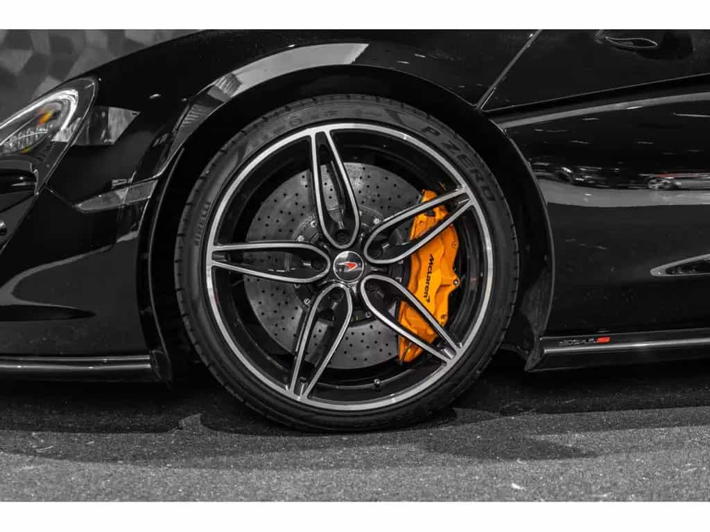 McLaren 570S Coupé 3.8l V8 02/2018-photo-7
