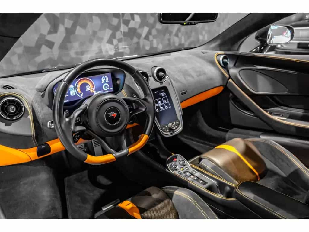 McLaren 570S Coupé 3.8l V8 02/2018-photo-8