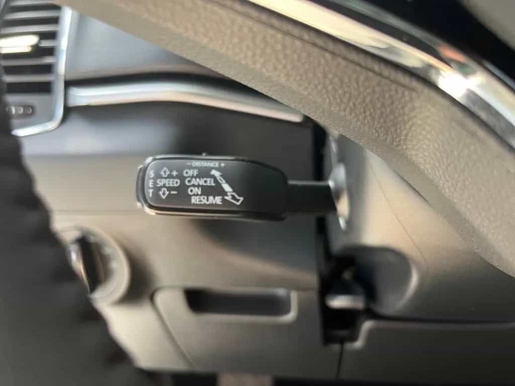Skoda Karoq Tour 1.5 TSI DSG AHK Schwenkbar 01/2023-photo-20