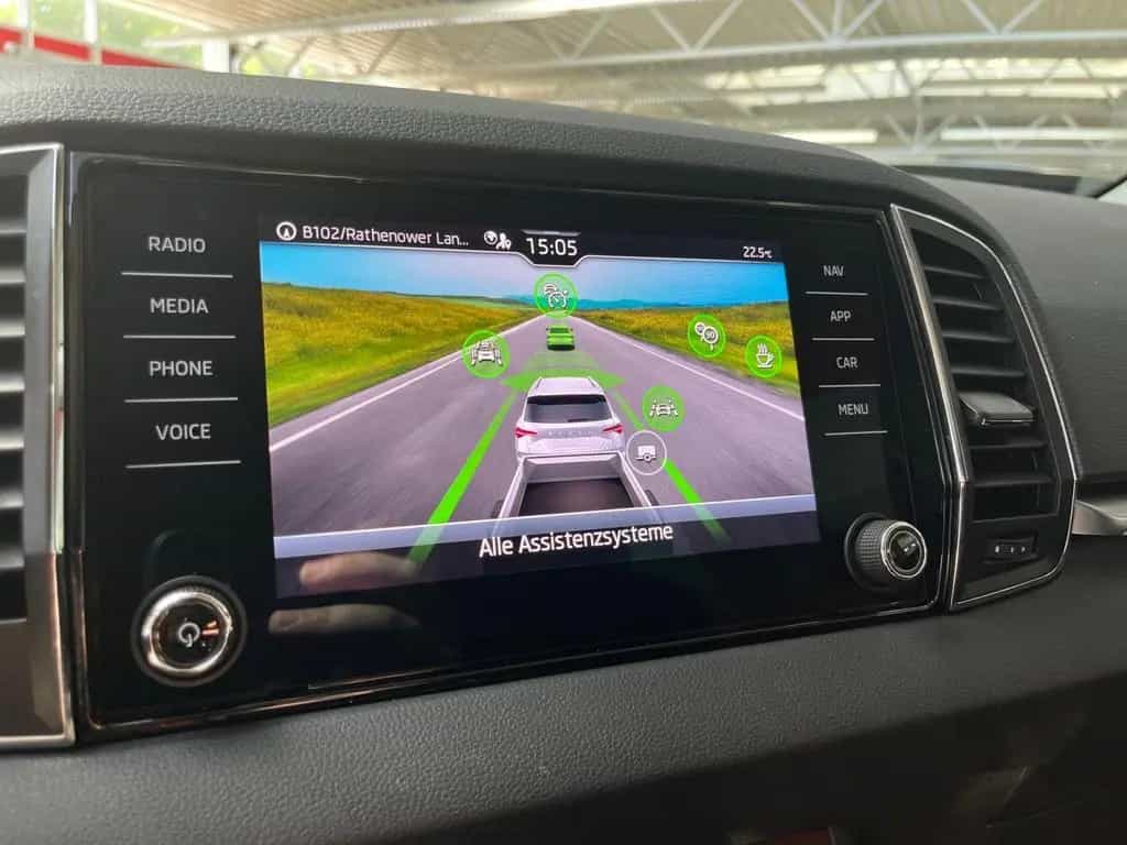 Skoda Karoq Tour 1.5 TSI DSG AHK Schwenkbar 01/2023-photo-21
