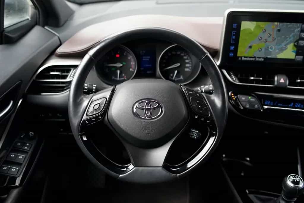 Toyota C-HR Lounge Lenkradheizung Navi Kamera Keyless 07/2017-photo-12