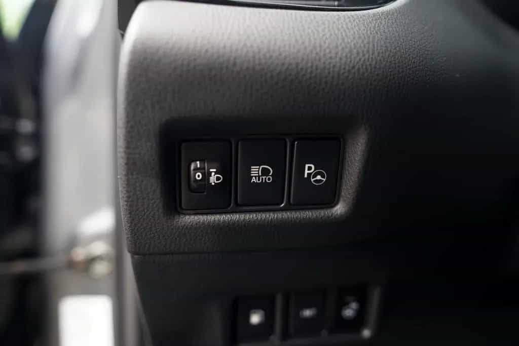 Toyota C-HR Lounge Lenkradheizung Navi Kamera Keyless 07/2017-photo-16