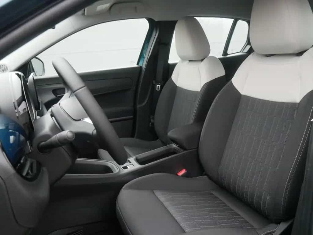 Fiat 600 HYBRID ICON 1.2 110 PS DCT6 KOMFORT NAVI KAM 05/2026-photo-11