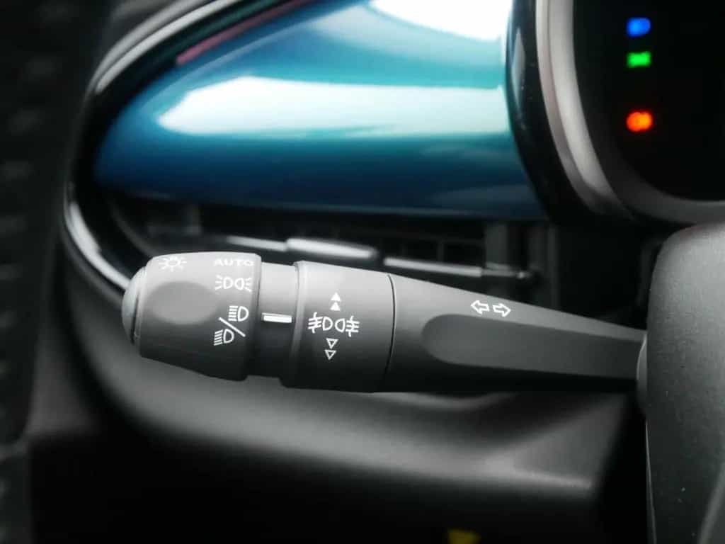 Fiat 600 HYBRID ICON 1.2 110 PS DCT6 KOMFORT NAVI KAM 05/2026-photo-23