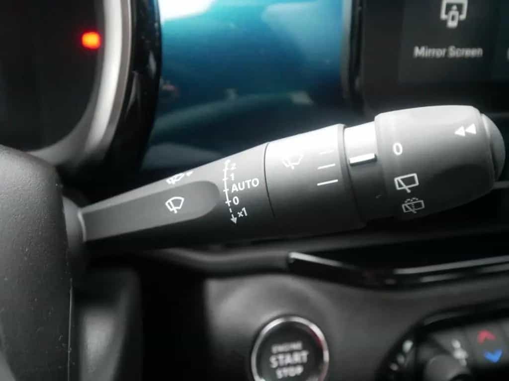 Fiat 600 HYBRID ICON 1.2 110 PS DCT6 KOMFORT NAVI KAM 05/2026-photo-24