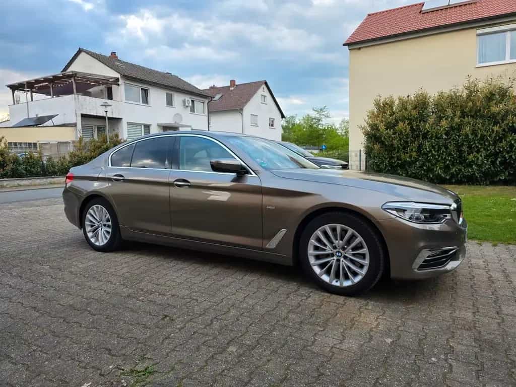 BMW 530 d xDrive A - 10/2017-photo-1