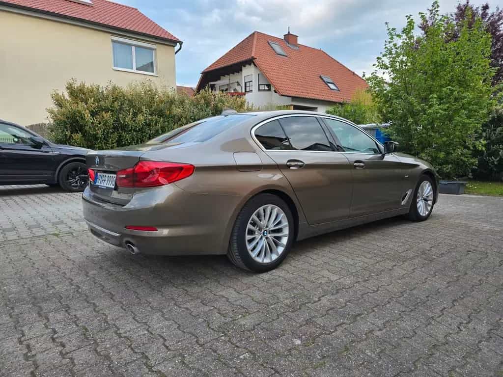 BMW 530 d xDrive A - 10/2017-photo-2