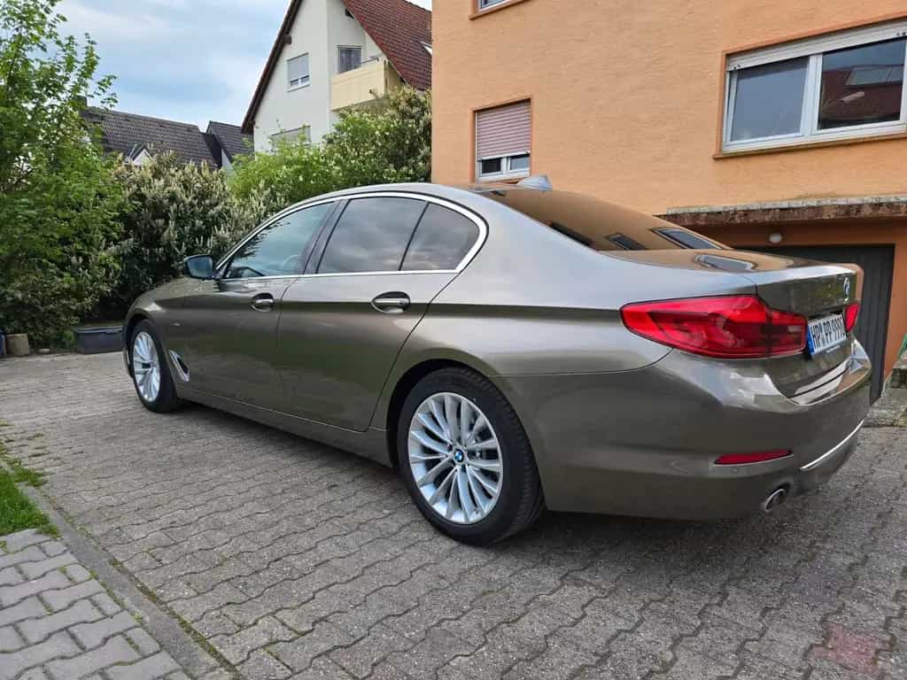 BMW 530 d xDrive A - 10/2017-photo-4