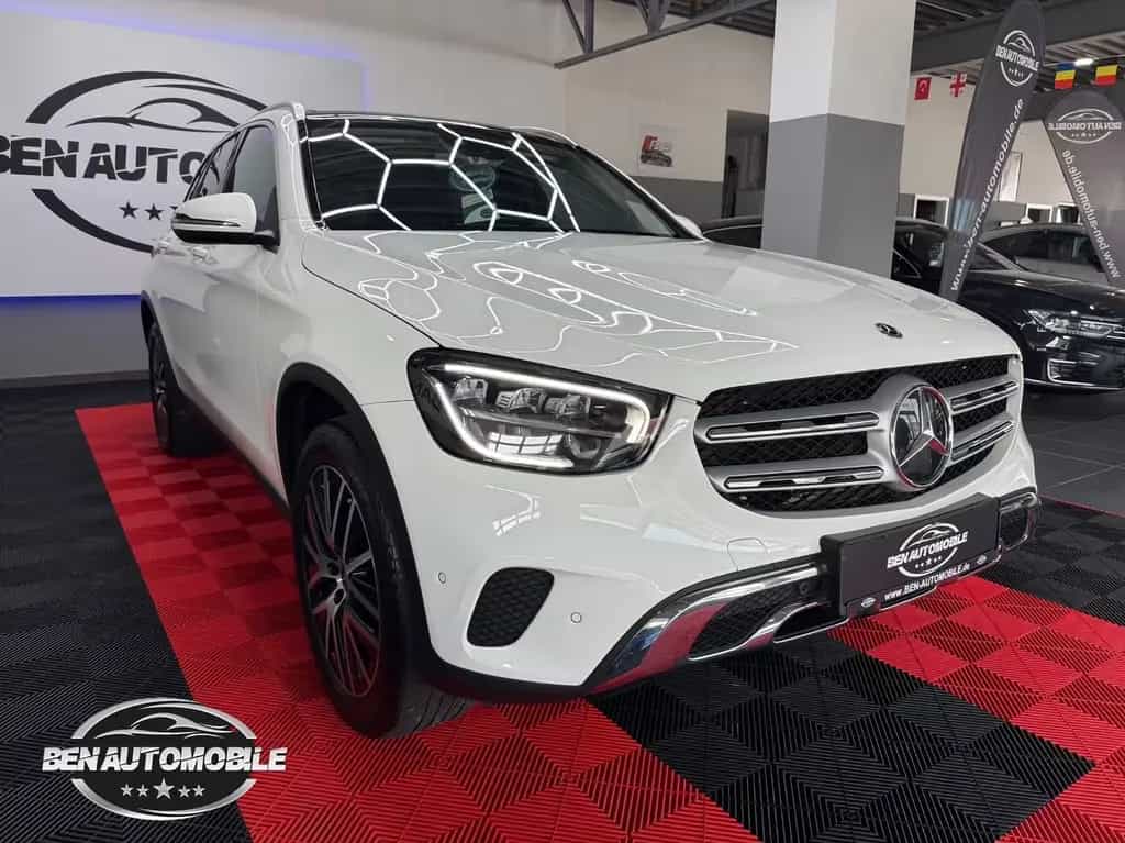 Mercedes-Benz GLC 300 d 4Matic PANO+LED+RFK+AHK 09/2019-photo-0