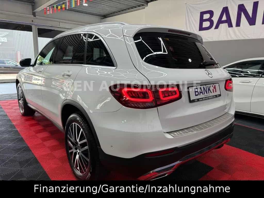 Mercedes-Benz GLC 300 d 4Matic PANO+LED+RFK+AHK 09/2019-photo-10