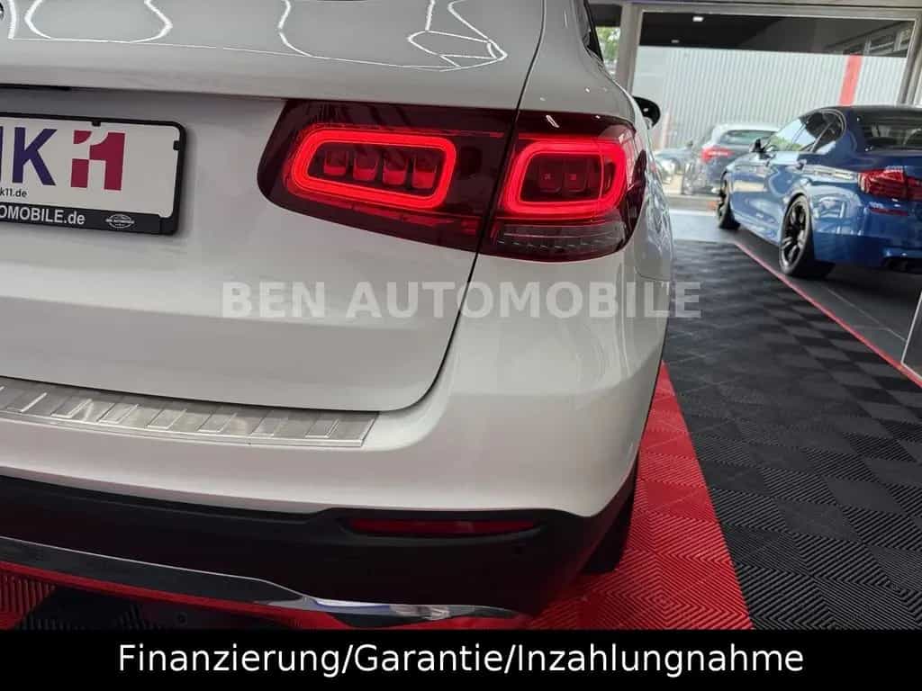 Mercedes-Benz GLC 300 d 4Matic PANO+LED+RFK+AHK 09/2019-photo-18