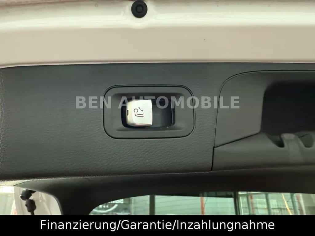 Mercedes-Benz GLC 300 d 4Matic PANO+LED+RFK+AHK 09/2019-photo-28