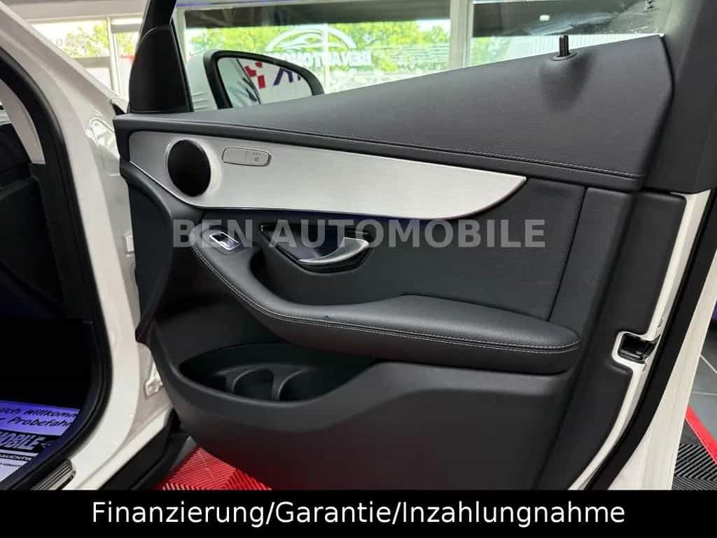 Mercedes-Benz GLC 300 d 4Matic PANO+LED+RFK+AHK 09/2019-photo-29