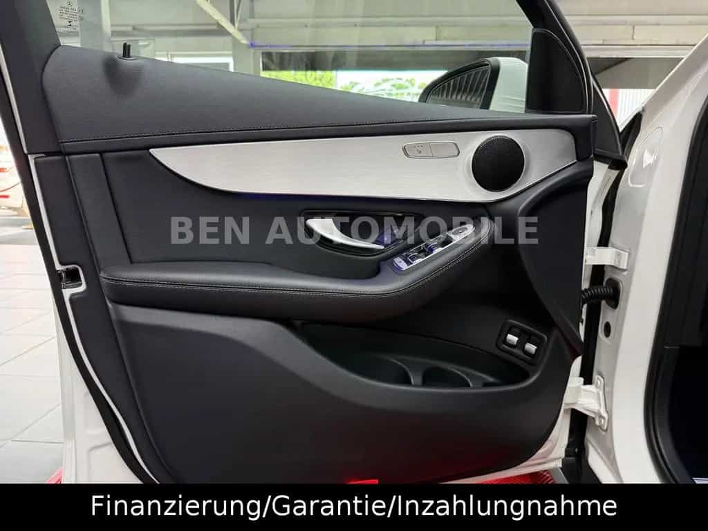 Mercedes-Benz GLC 300 d 4Matic PANO+LED+RFK+AHK 09/2019-photo-3