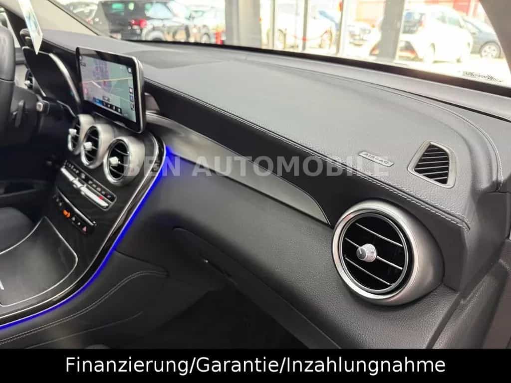 Mercedes-Benz GLC 300 d 4Matic PANO+LED+RFK+AHK 09/2019-photo-33
