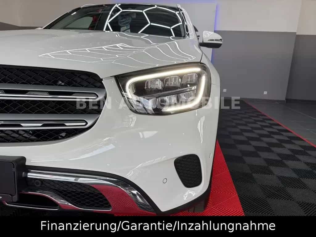Mercedes-Benz GLC 300 d 4Matic PANO+LED+RFK+AHK 09/2019-photo-4