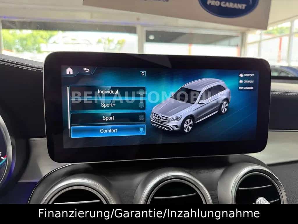 Mercedes-Benz GLC 300 d 4Matic PANO+LED+RFK+AHK 09/2019-photo-41