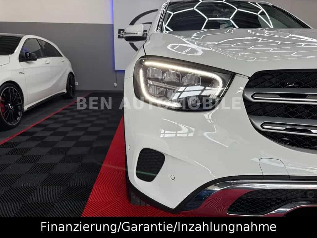 Mercedes-Benz GLC 300 d 4Matic PANO+LED+RFK+AHK 09/2019-photo-8