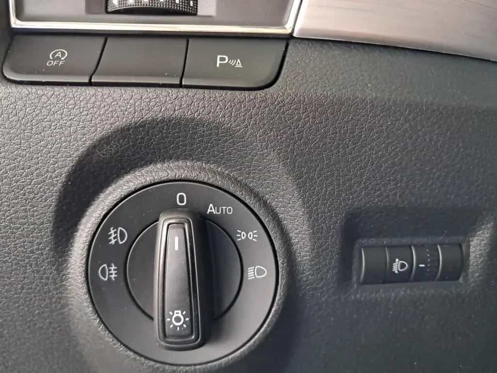Skoda Fabia 1.0TSI Combi Ambition+SHZ+PDC+TEMPO+KLIMA 09/2017-photo-18