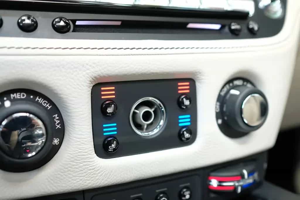 Rolls-Royce Ghost Series II/PANORAMA/NIGHT/REAR-TV/BELÜFTUNG 03/2015-photo-18
