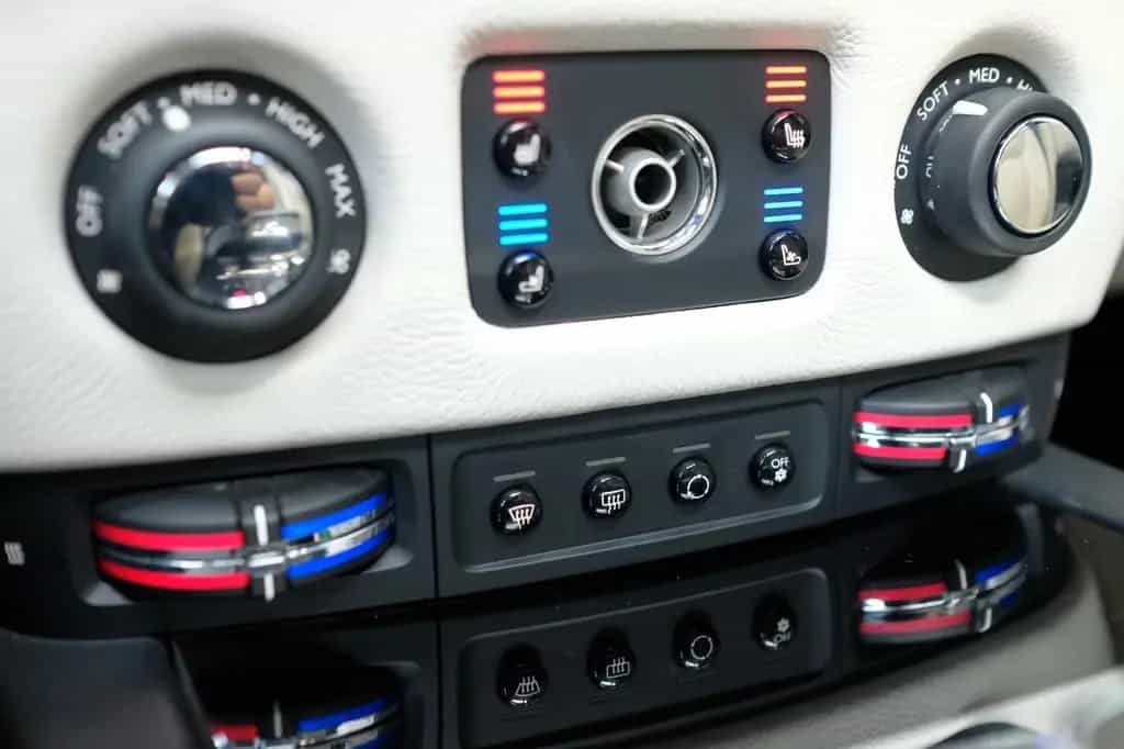 Rolls-Royce Ghost Series II/PANORAMA/NIGHT/REAR-TV/BELÜFTUNG 03/2015-photo-21