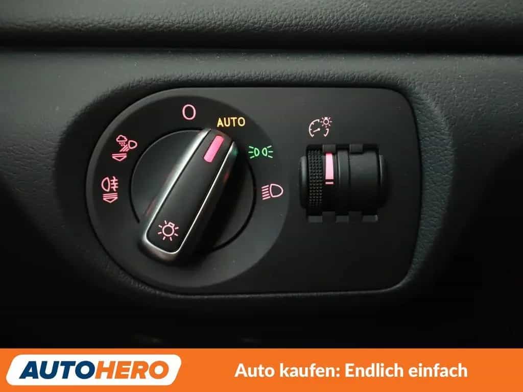 Audi Q3 2.0 TDI quattro Sport Aut.*S-LINE*LED*TEMPO* 12/2015-photo-32