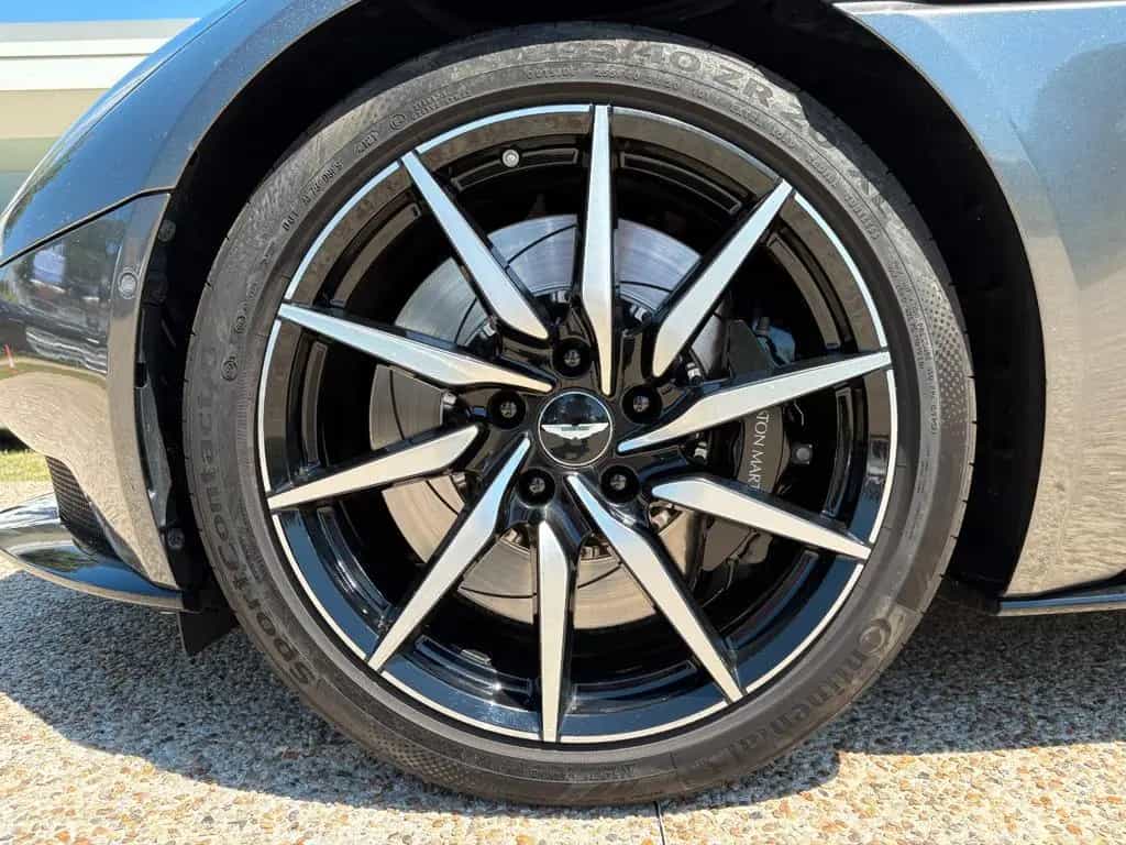 Aston Martin DB11 4.0 V8 Volante 11/2019-photo-10