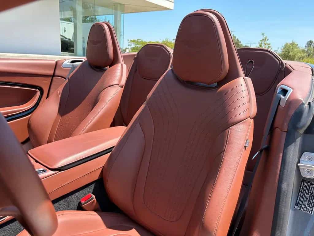 Aston Martin DB11 4.0 V8 Volante 11/2019-photo-12