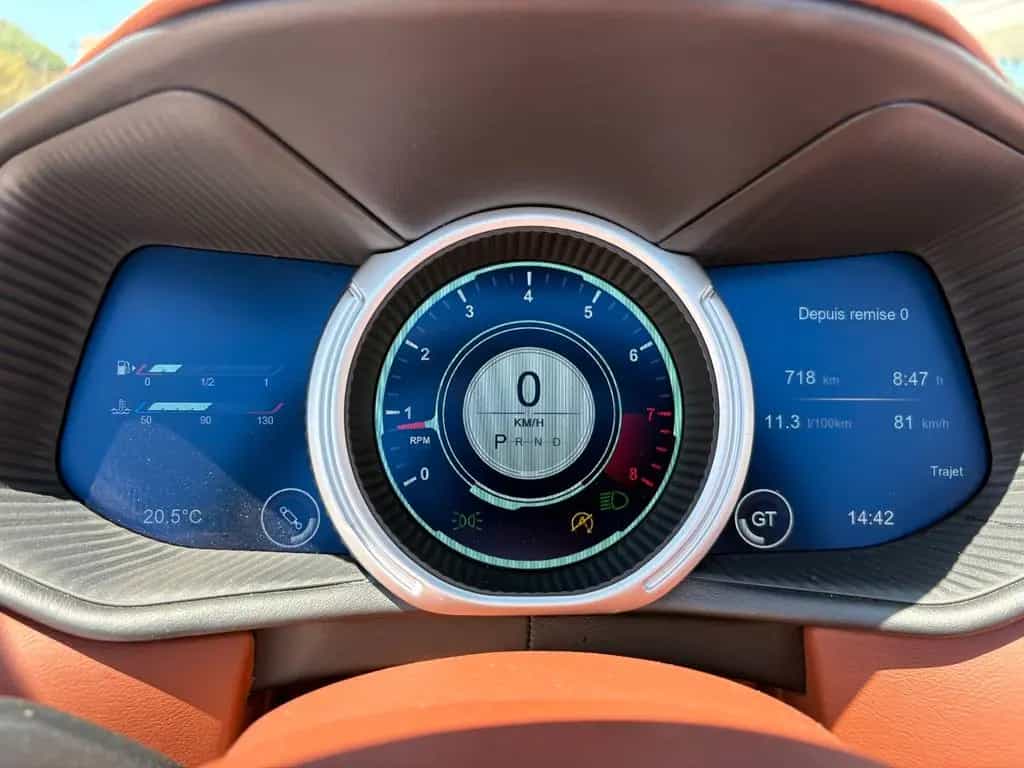 Aston Martin DB11 4.0 V8 Volante 11/2019-photo-14