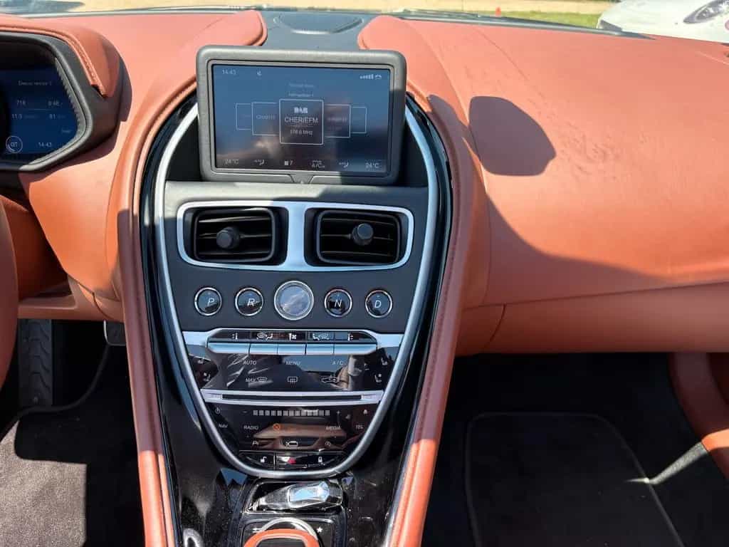 Aston Martin DB11 4.0 V8 Volante 11/2019-photo-15