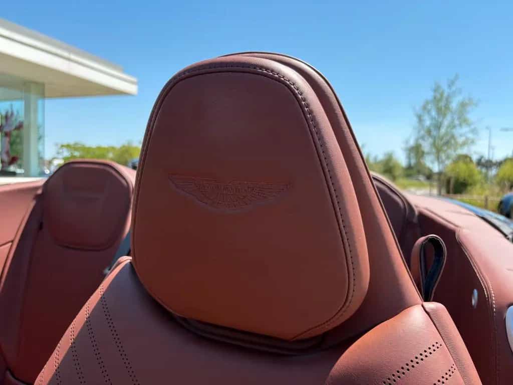 Aston Martin DB11 4.0 V8 Volante 11/2019-photo-23
