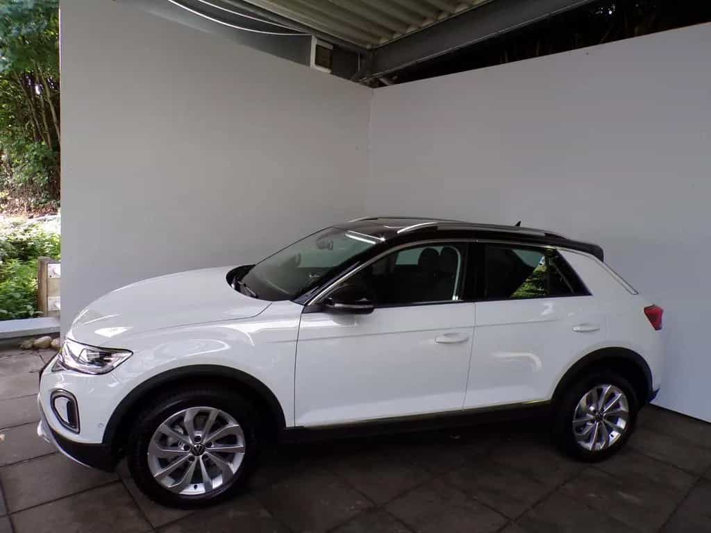 Volkswagen T-Roc 1.5 TSI DSG STYLE / PANO+ACC+KAMERA+APP 07/2024-photo-4