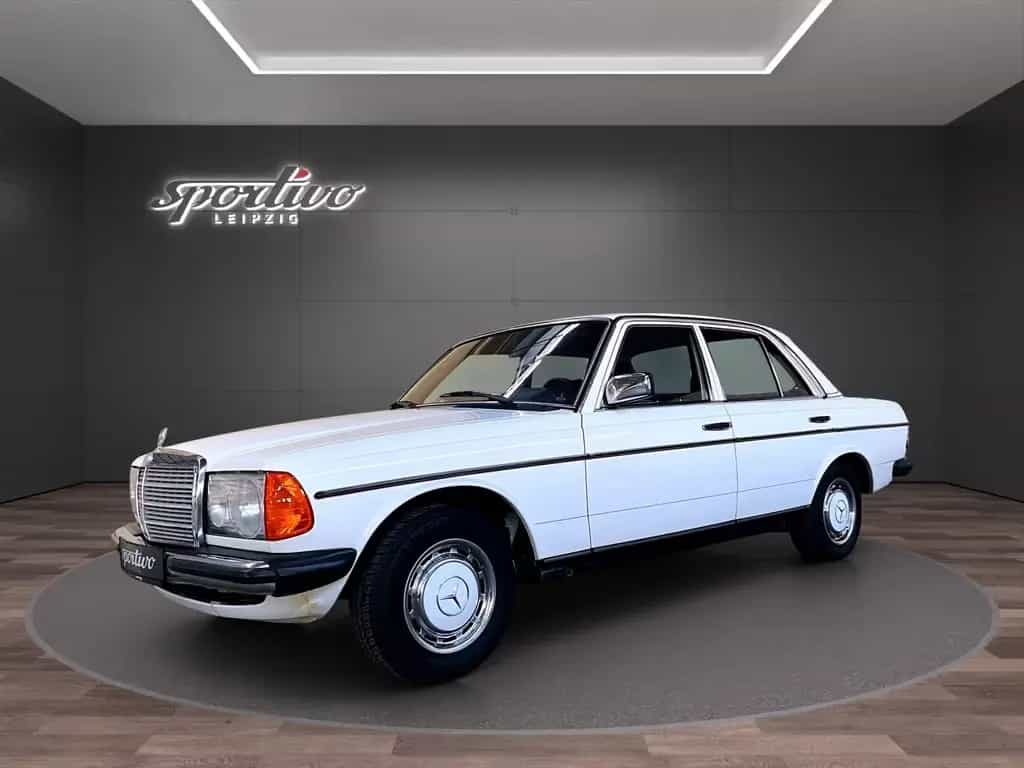 Mercedes-Benz 230 W123 06/1981-photo-1