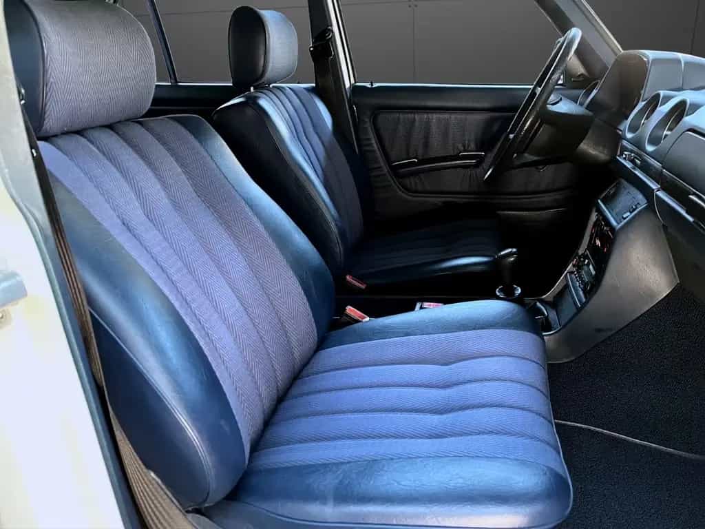 Mercedes-Benz 230 W123 06/1981-photo-14