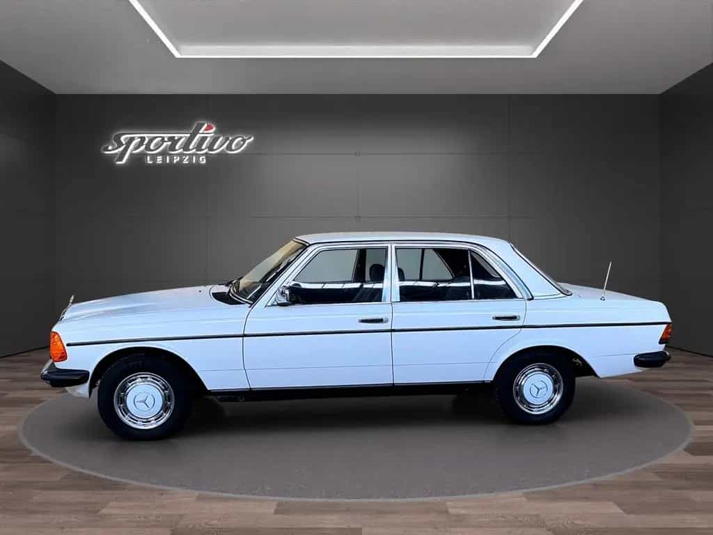 Mercedes-Benz 230 W123 06/1981-photo-3