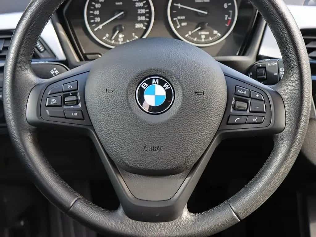 BMW X1 xDrive20i Automatik, Navigation, Sitzheizung, 01/2018-photo-9