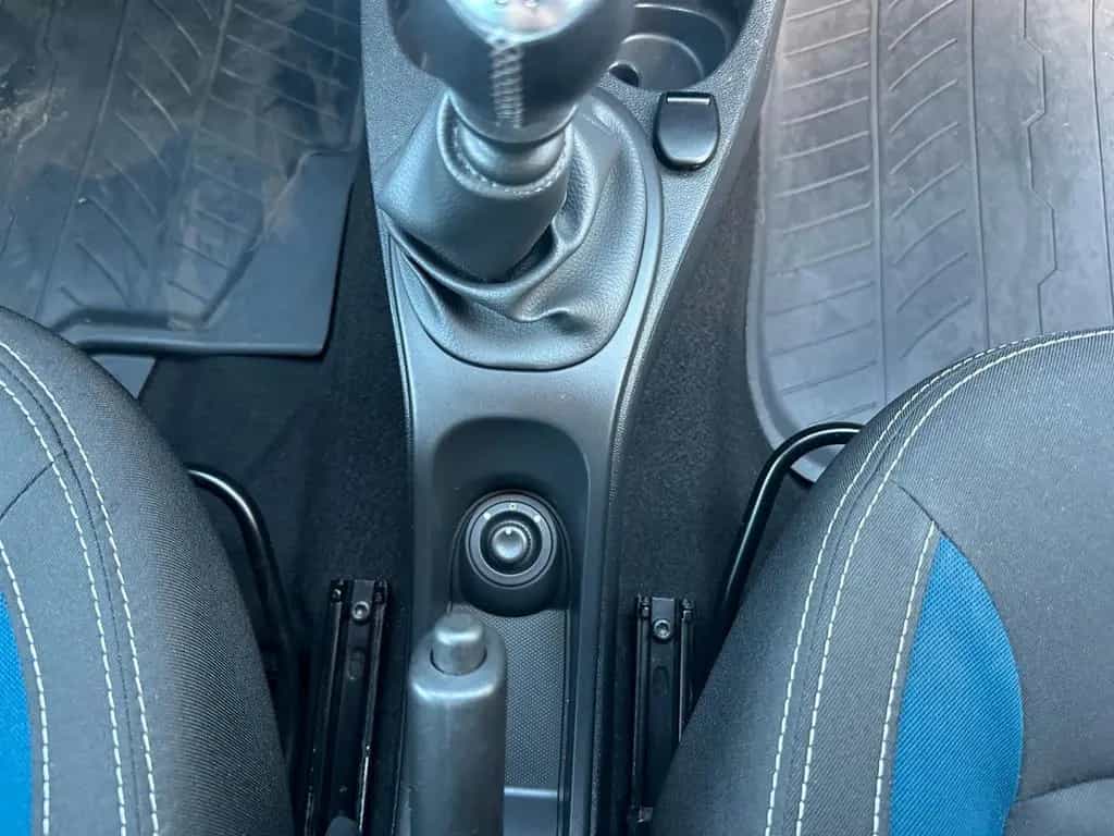 Dacia Duster I Celebration 4x2 * 1 Hand* Garantie 10/2015-photo-19