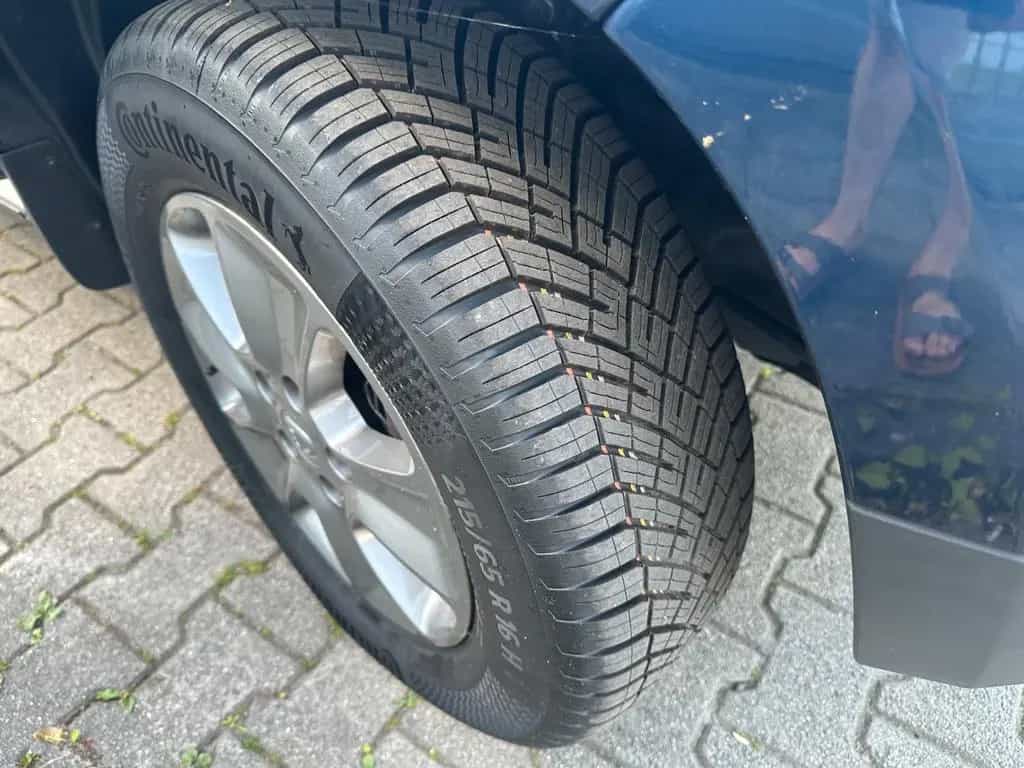 Dacia Duster I Celebration 4x2 * 1 Hand* Garantie 10/2015-photo-20