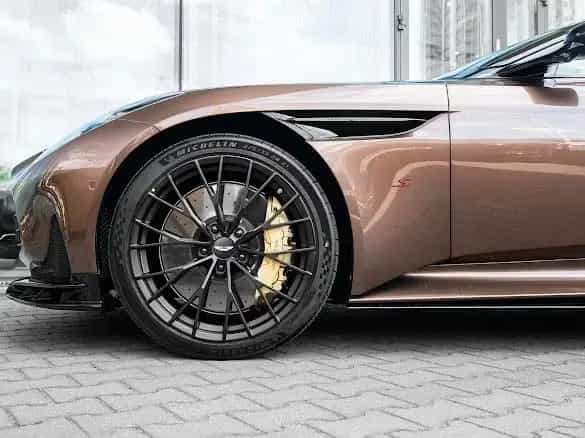 Aston Martin DB12 -S 4.0 V8 null-photo-5