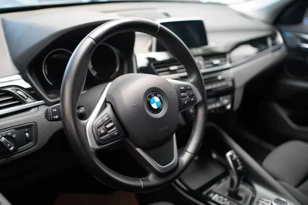 BMW X1 xDrive 18d Sport Line +AHK+Park-& Drivingassi 12/2018-photo-1