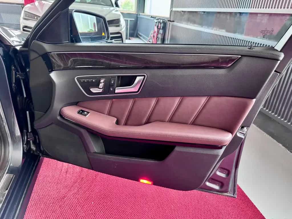 Mercedes-Benz E 500 T V8 4Matic Distronic Airmatic Pano 360° 12/2013-photo-26