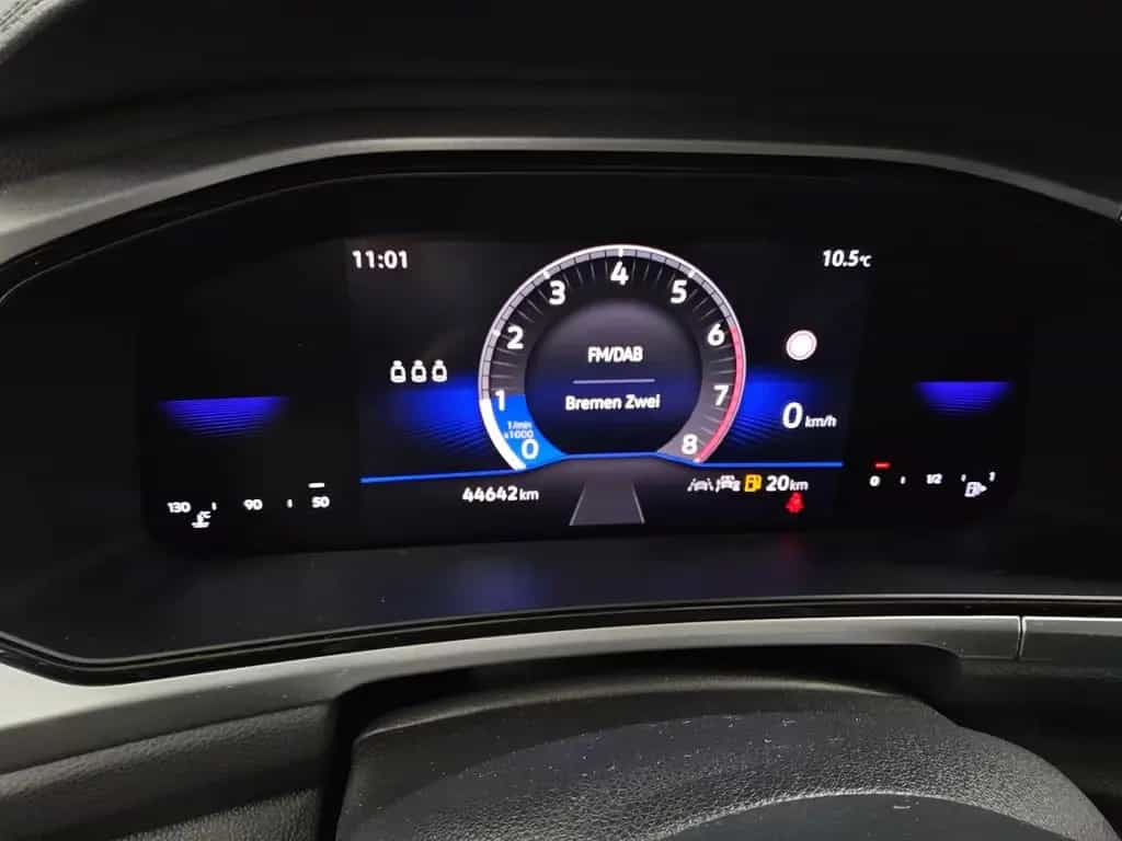 Volkswagen T-Roc 1.0 TSI Life LED DC PDC Shz DAB+ 04/2025-photo-7