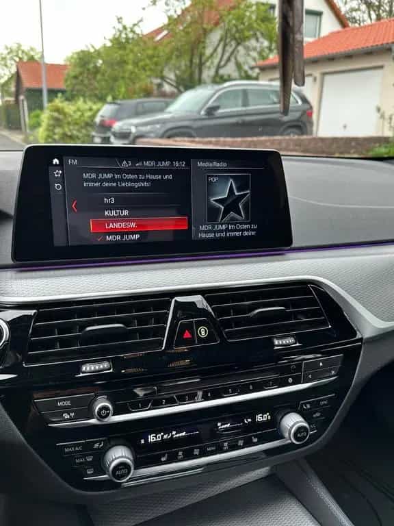BMW 530 d xDrive Touring A - 07/2017-photo-6