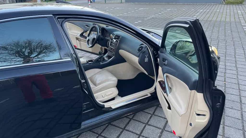 Lexus IS 220 220d Luxury Line Luxury Line 02/2007-photo-9