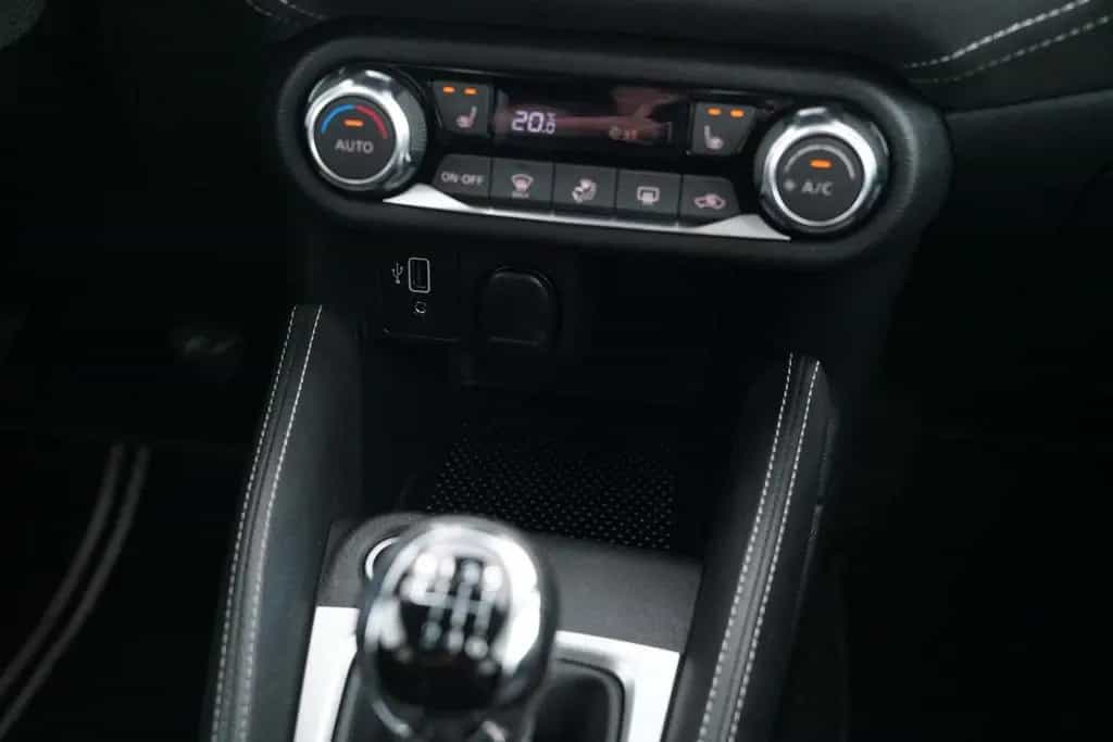 Nissan Micra N-SPORT 1.0 KAT -SCHECKHEFT GEPFLEGT- 03/2019-photo-21
