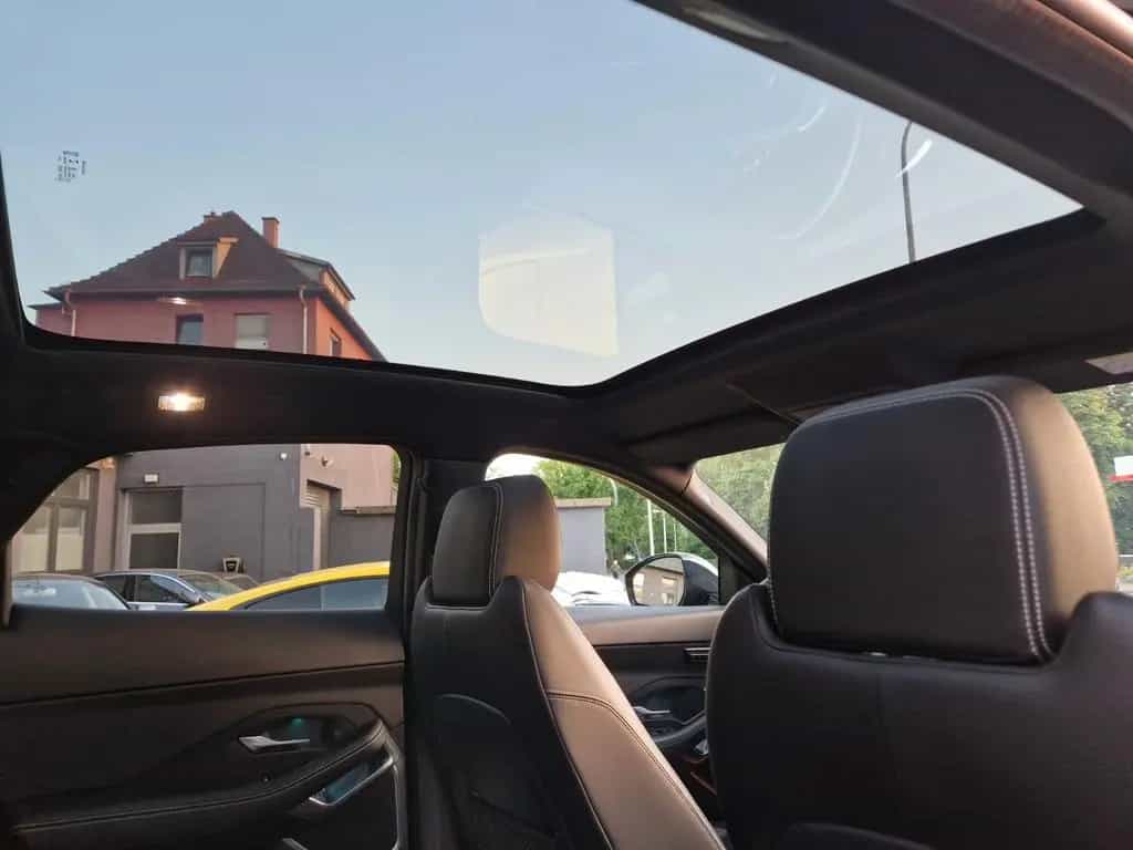 Jaguar E-Pace P300 R-Dynamic SE AWD +PANO+MERIDIAN+ 07/2020-photo-29