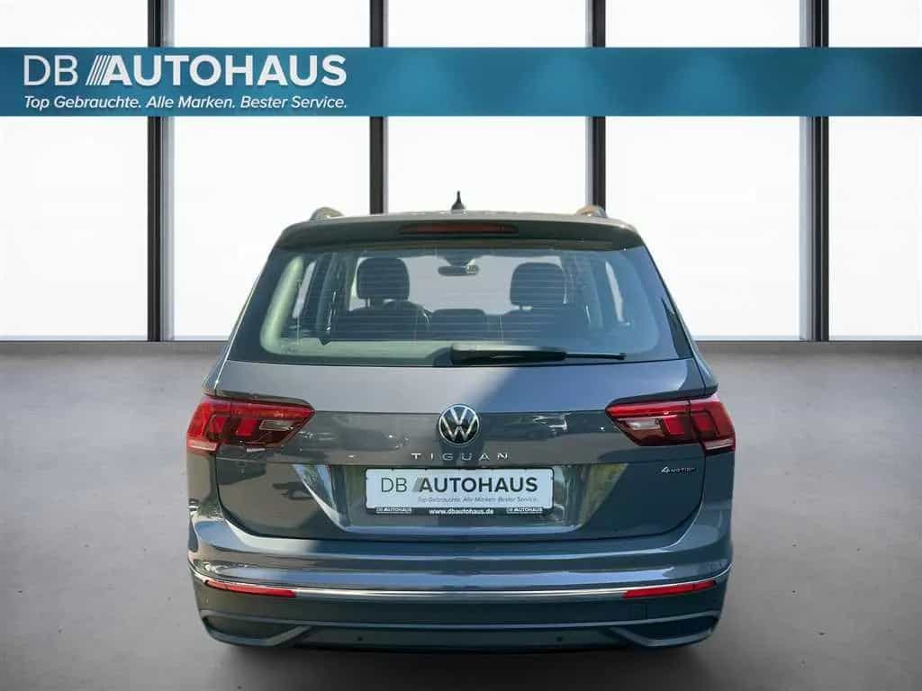 Volkswagen Tiguan Life 2.0 TDI 4MOTION DSG 07/2023-photo-4